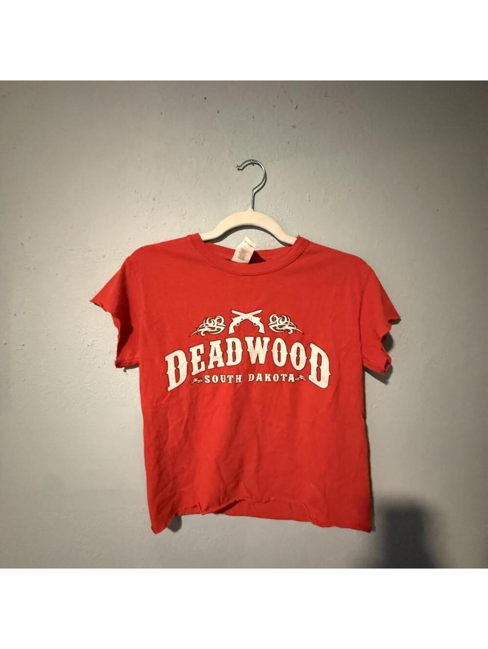 Deadwood South Dakota guns Harley red cotton t-shirt Size m #western #cowboy